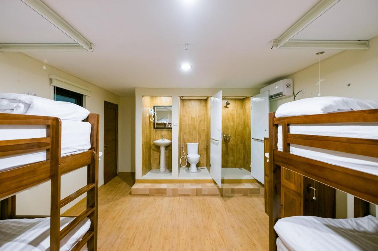 Caroline Hostel Canggu Extérieur photo